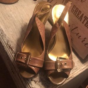 🎈4 for $10🎈 Guess Brand patent leather heels 7